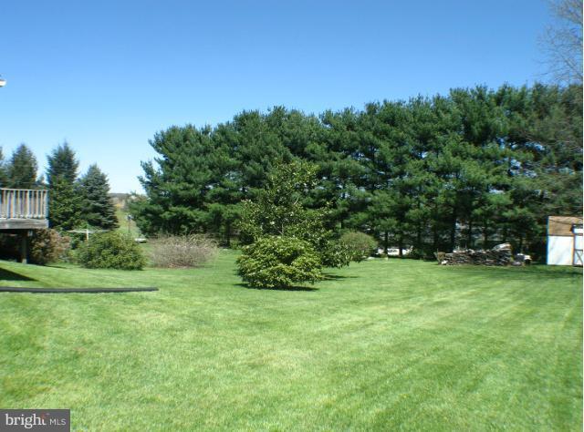 816 Hook Road Westminster, MD 21157 - Photo 4 of 30 yard has invisible fencing and a shed for storage