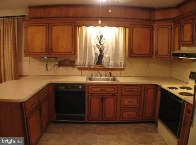 816 Hook Road Westminster, MD 21157 - Photo 8 of 30 Kitchen