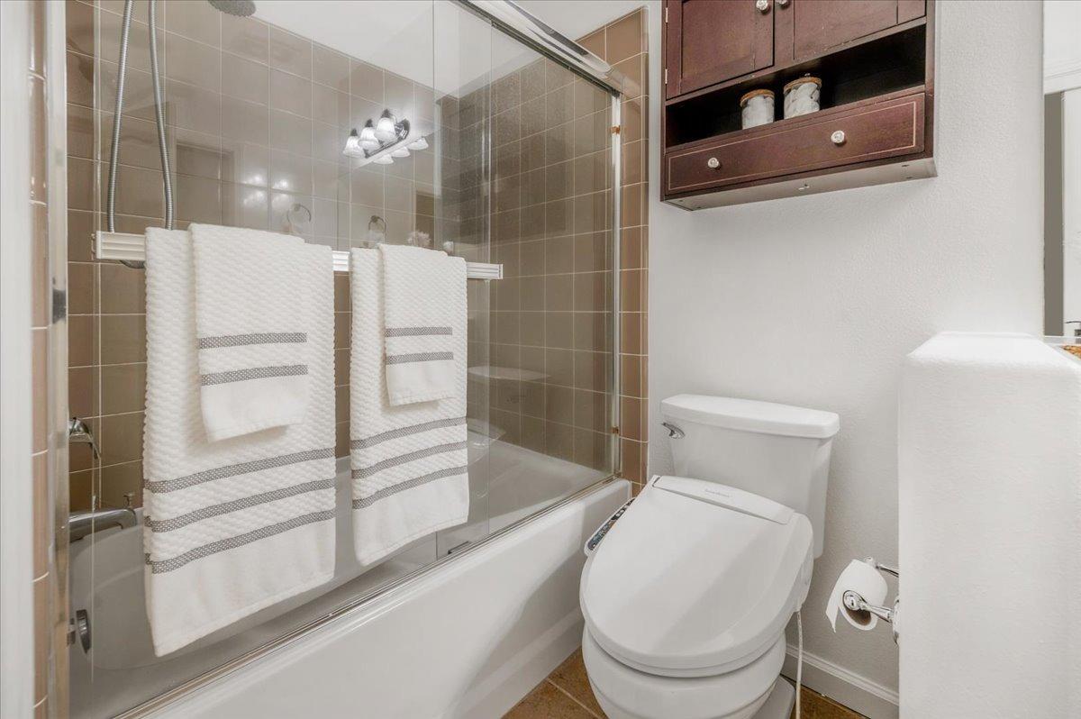 3755 Richmond Avenue Clovis, CA 93619 - Photo 20 of 30 a bathroom with a toilet and a shower