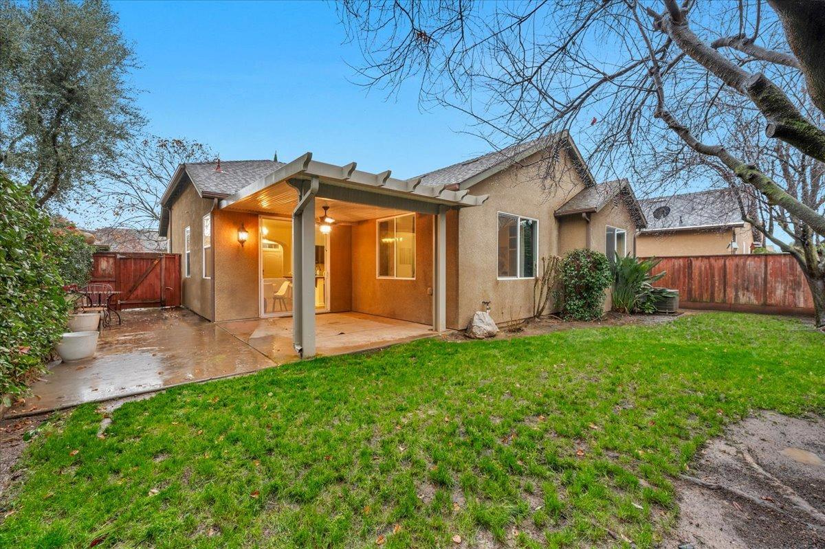 3755 Richmond Avenue Clovis, CA 93619 - Photo 27 of 30 a front view of house with yard and green space