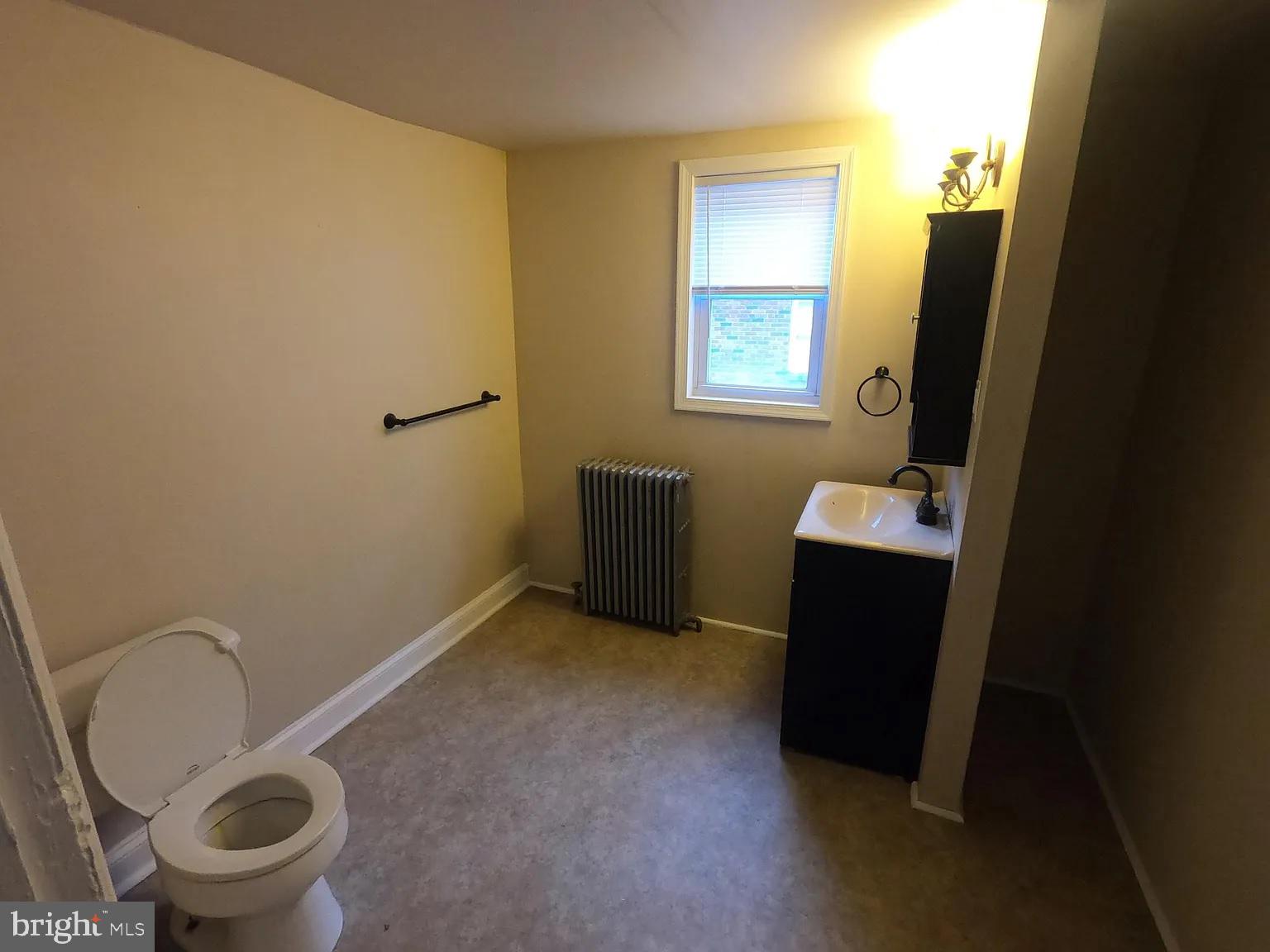 604 East Marshall Street Norristown, PA 19401 - Photo 7 of 11 a bathroom with a toilet