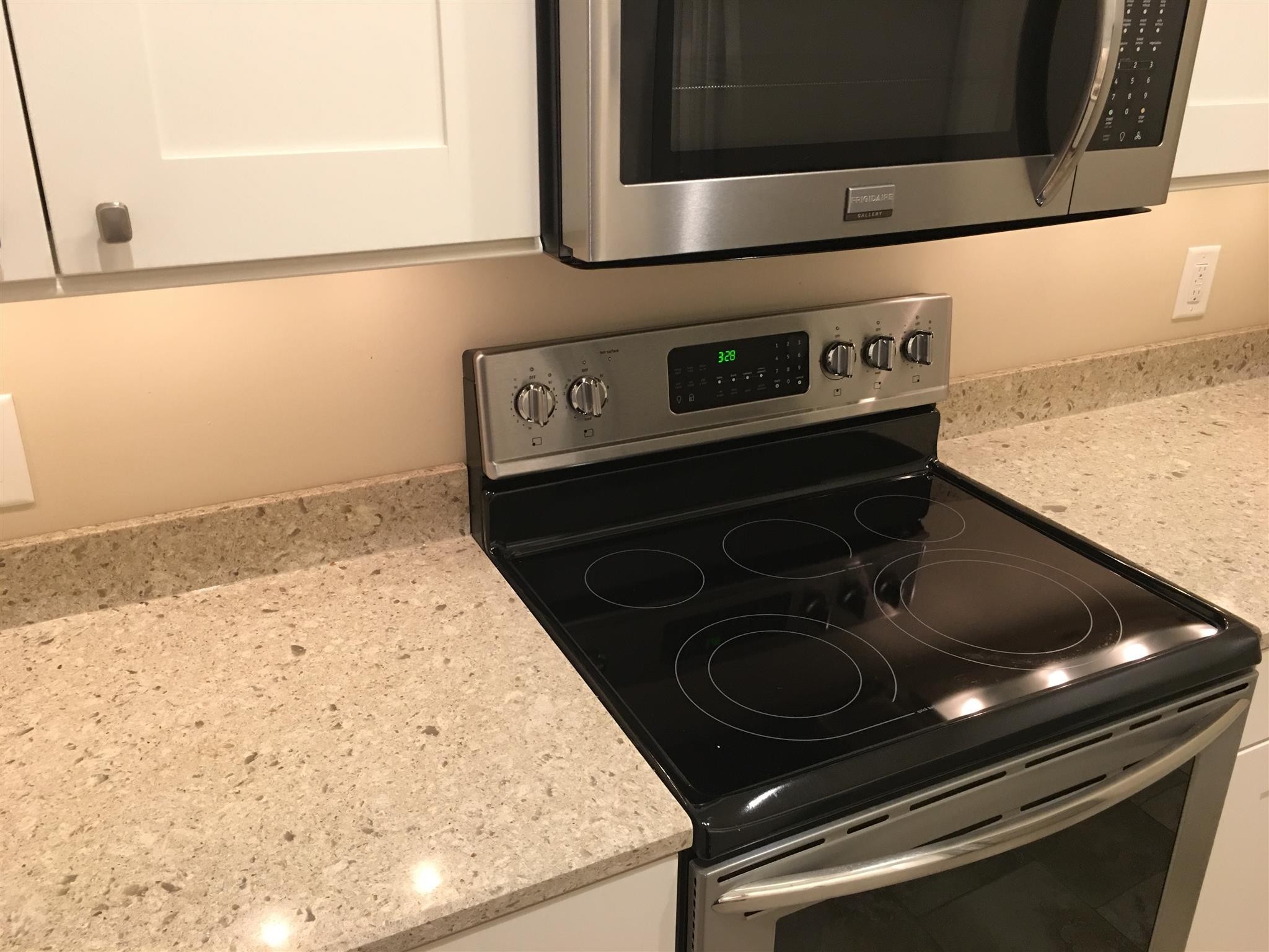 517 Sloan Road Nashville, TN 37209 - Photo 8 of 25 a stove top oven sitting inside of a kitchen