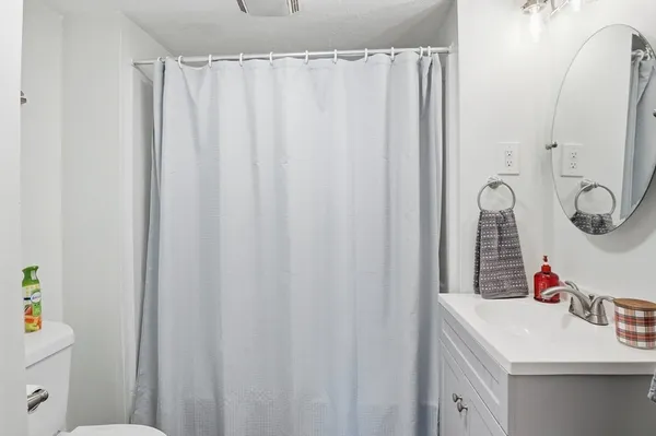 $3,200 | 10 Franklin Street, Unit 1, Medway, MA 02053