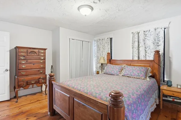 $3,200 | 10 Franklin Street, Unit 1, Medway, MA 02053