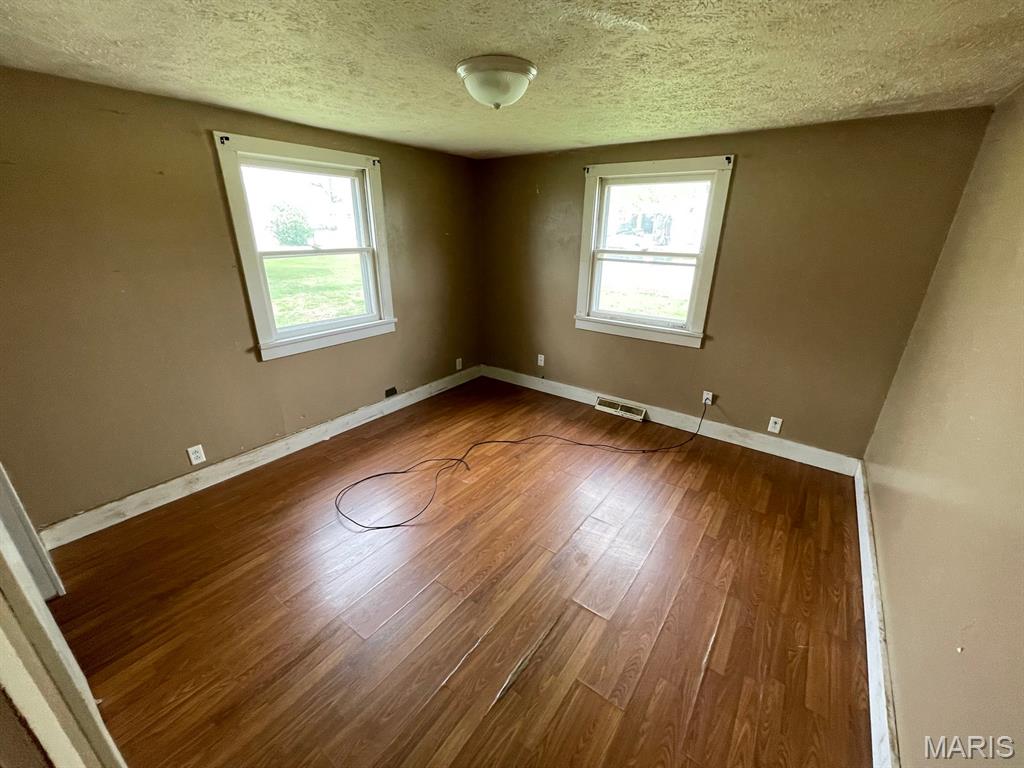 4012 Highway 16 Litchfield, IL 62056 - Photo 13 of 19