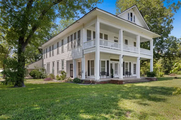 $325,000 | 1008 North Railroad, Thornton, TX 76687