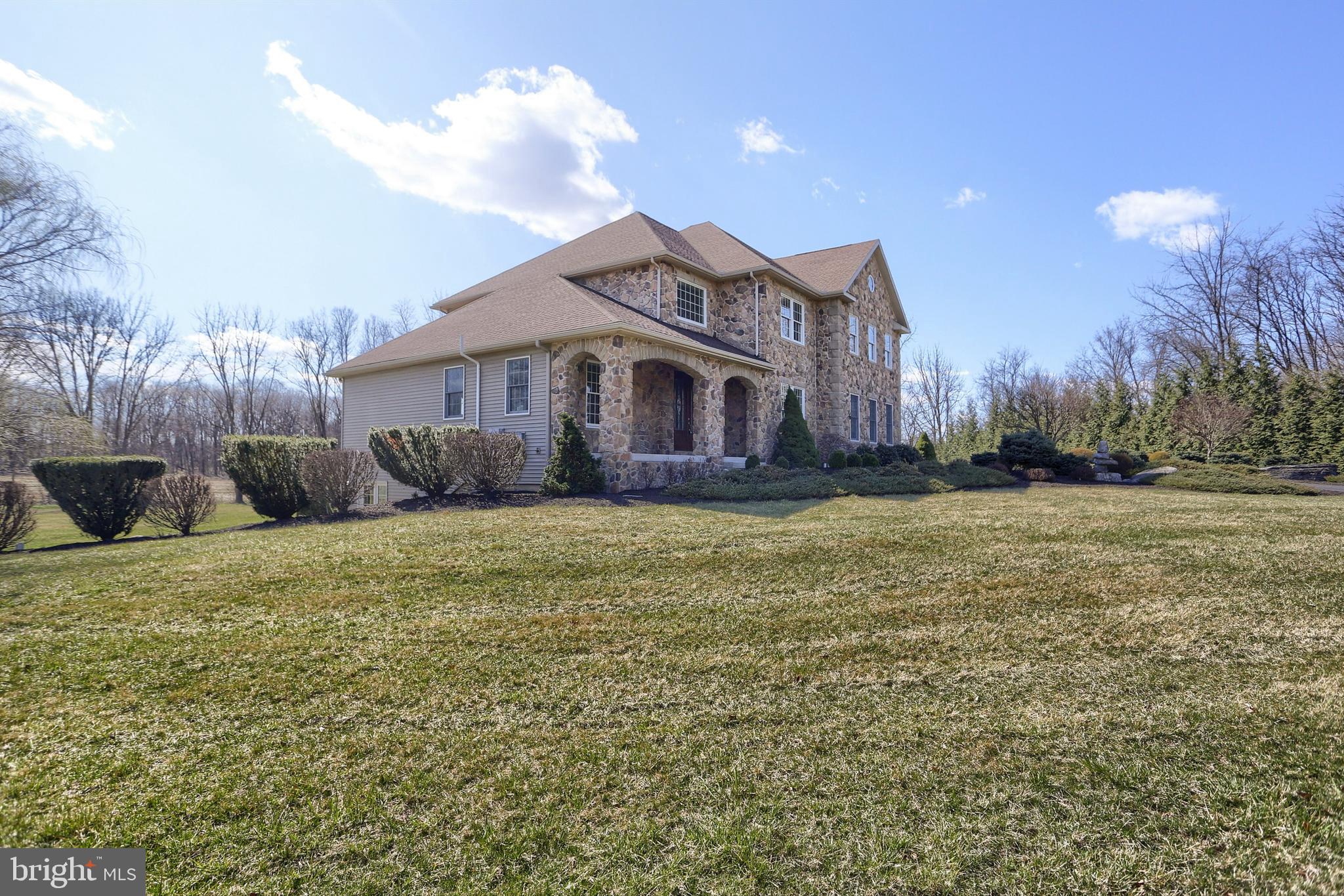 16 Ridge Drive Carlisle, PA 17015 - Photo 2 of 42 Gallery Image 2