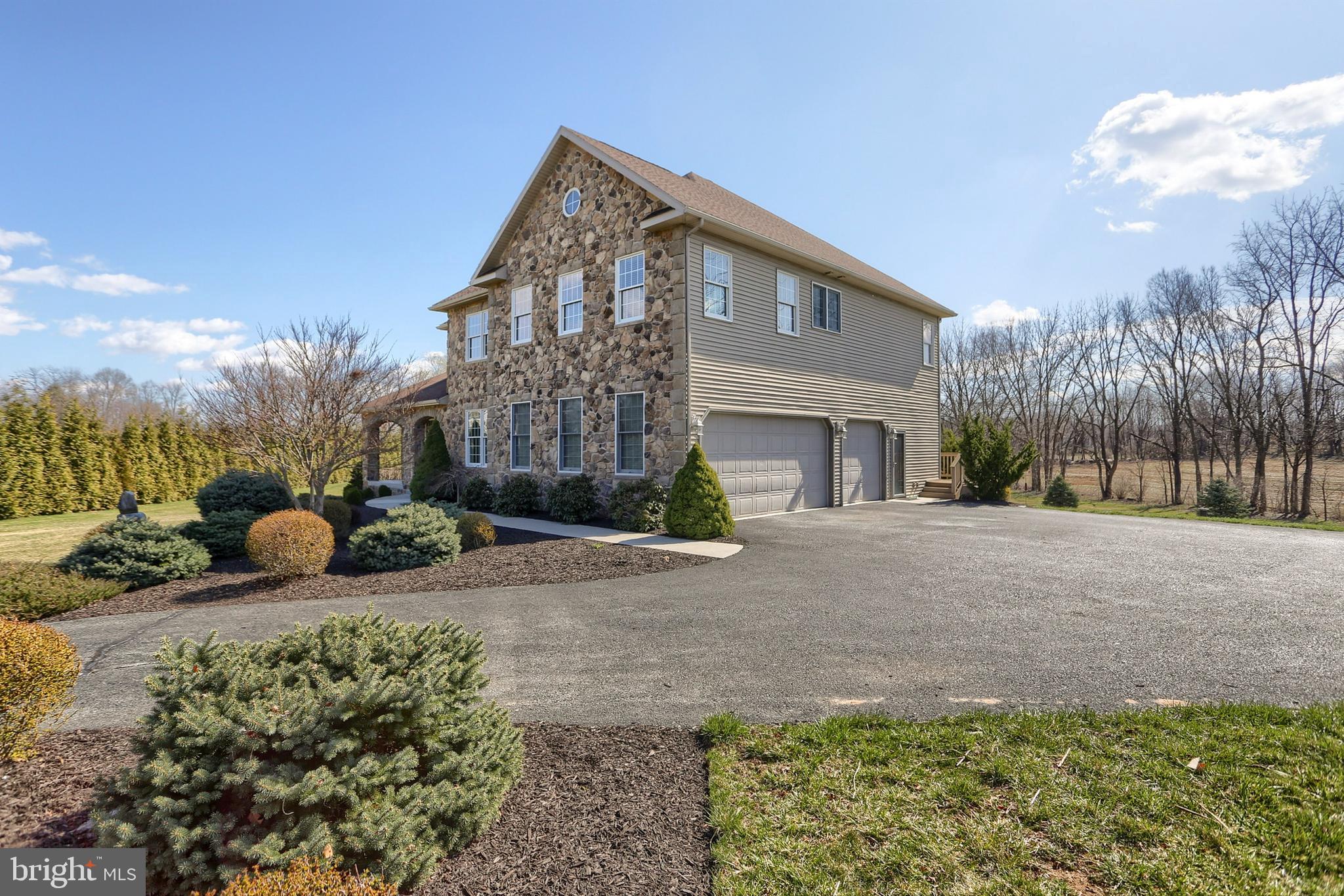 16 Ridge Drive Carlisle, PA 17015 - Photo 3 of 42 Gallery Image 3