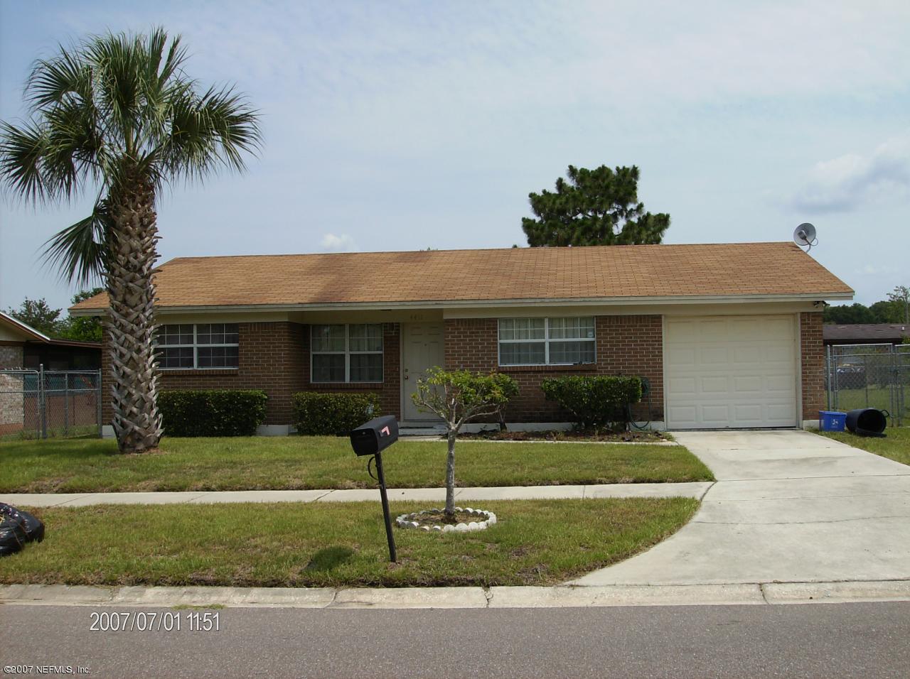 4411 Bedivere Road Jacksonville, FL 32208 - Photo 2 of 12 Front of home