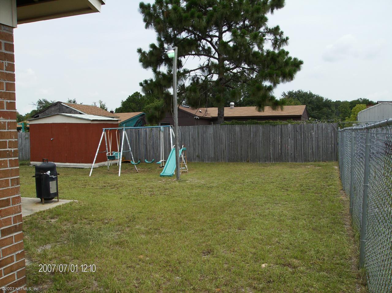 4411 Bedivere Road Jacksonville, FL 32208 - Photo 9 of 12 Back yard