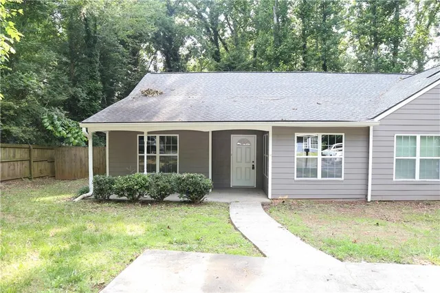$2,000 | 5141 Farm Pl Drive Northeast, Woodstock, GA 30188