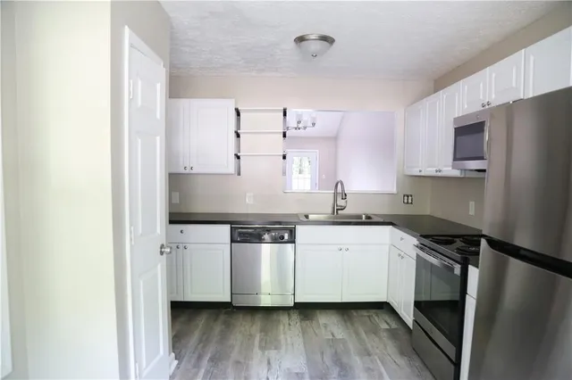 $2,000 | 5141 Farm Pl Drive Northeast, Woodstock, GA 30188