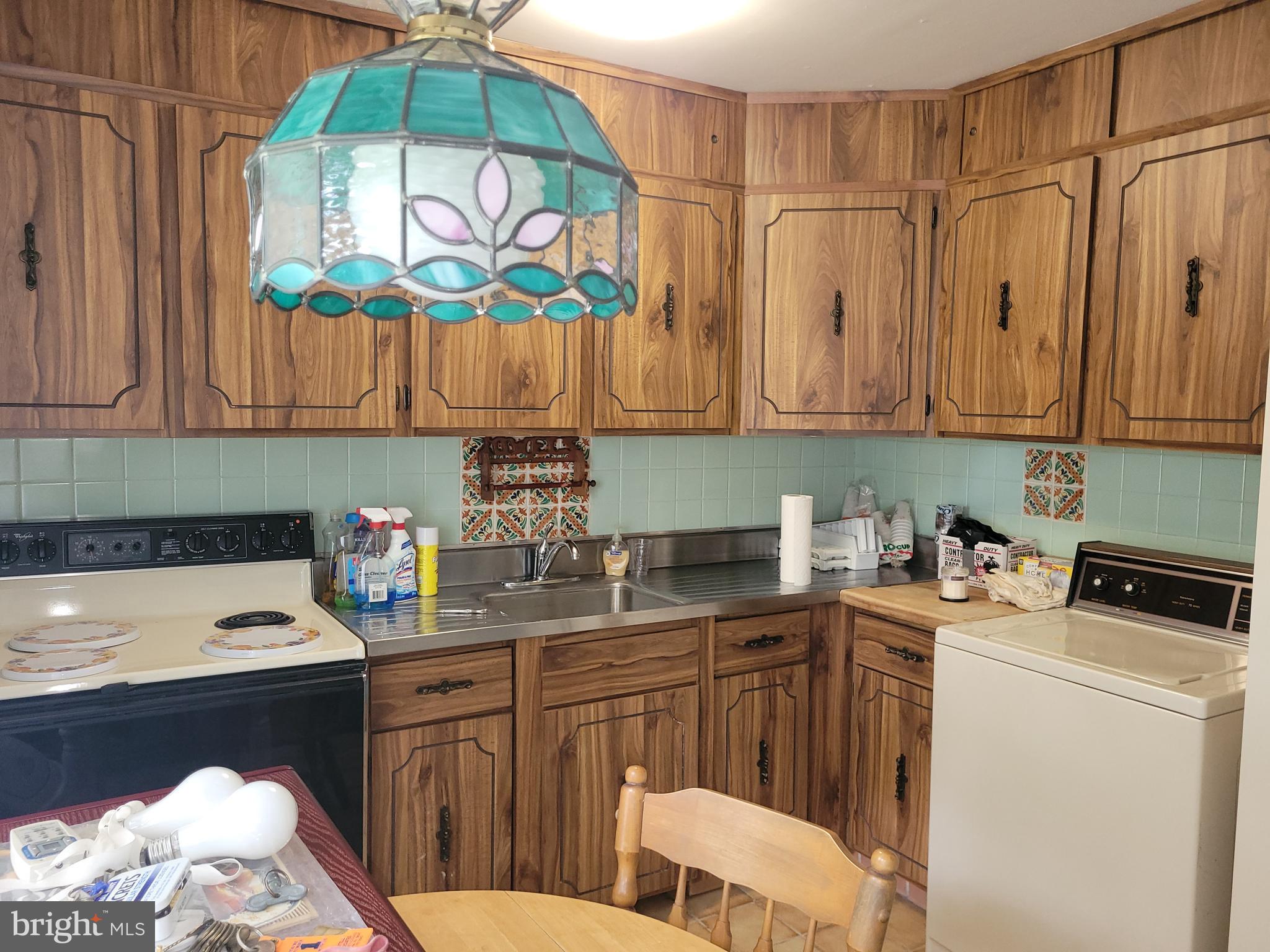 35 Upland Road Levittown, PA 19056 - Photo 5 of 14 Kitchen