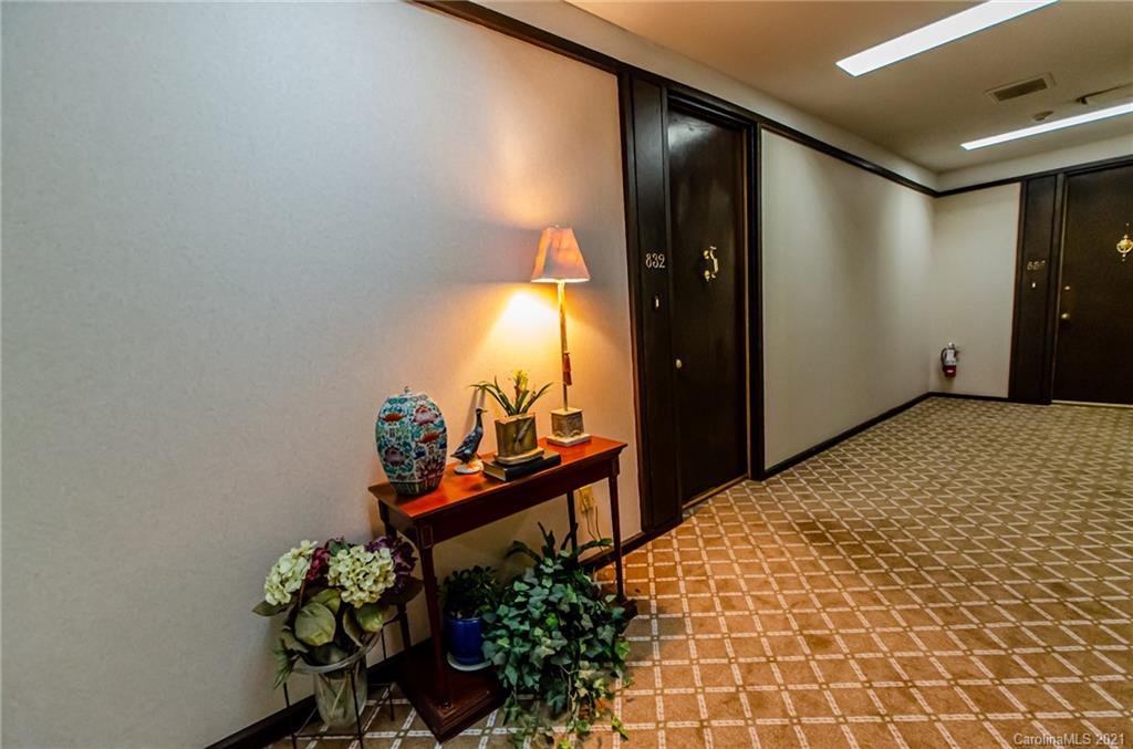 832 Cherokee Road, Unit J3U/F17 Charlotte, NC 28207 - Photo 1 of 31 Gallery Image 1