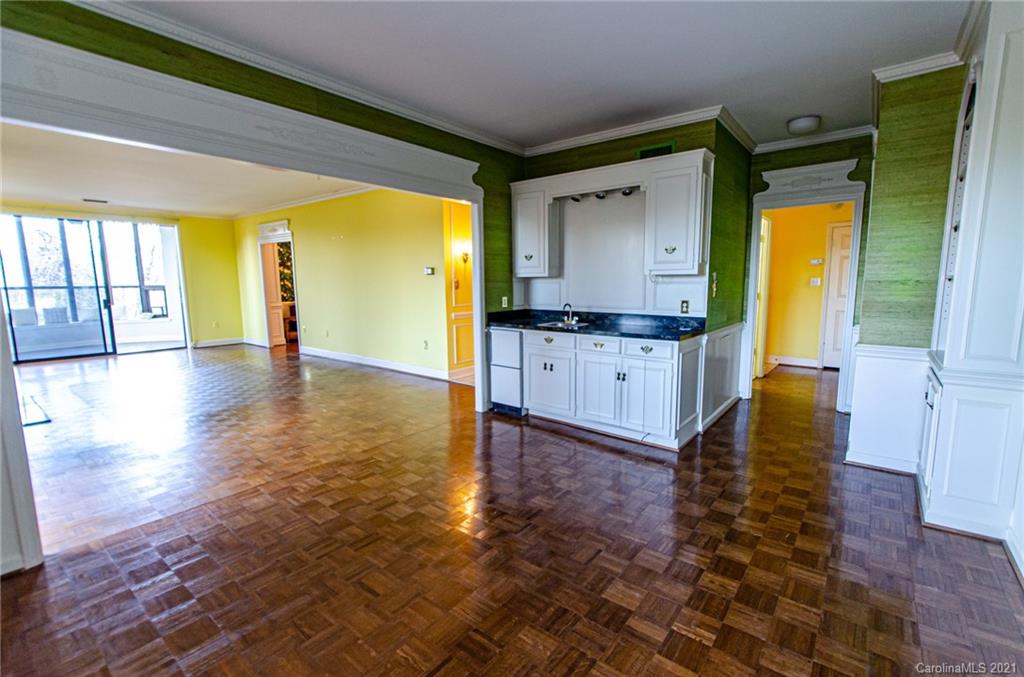 832 Cherokee Road, Unit J3U/F17 Charlotte, NC 28207 - Photo 22 of 31 Gallery Image 22