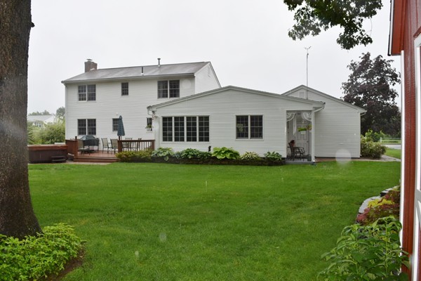31 High Meadow Road Agawam, MA 01030 - Photo 3 of 27 Gallery Image 3