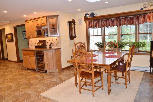 31 High Meadow Road Agawam, MA 01030 - Photo 8 of 27 Gallery Image 8