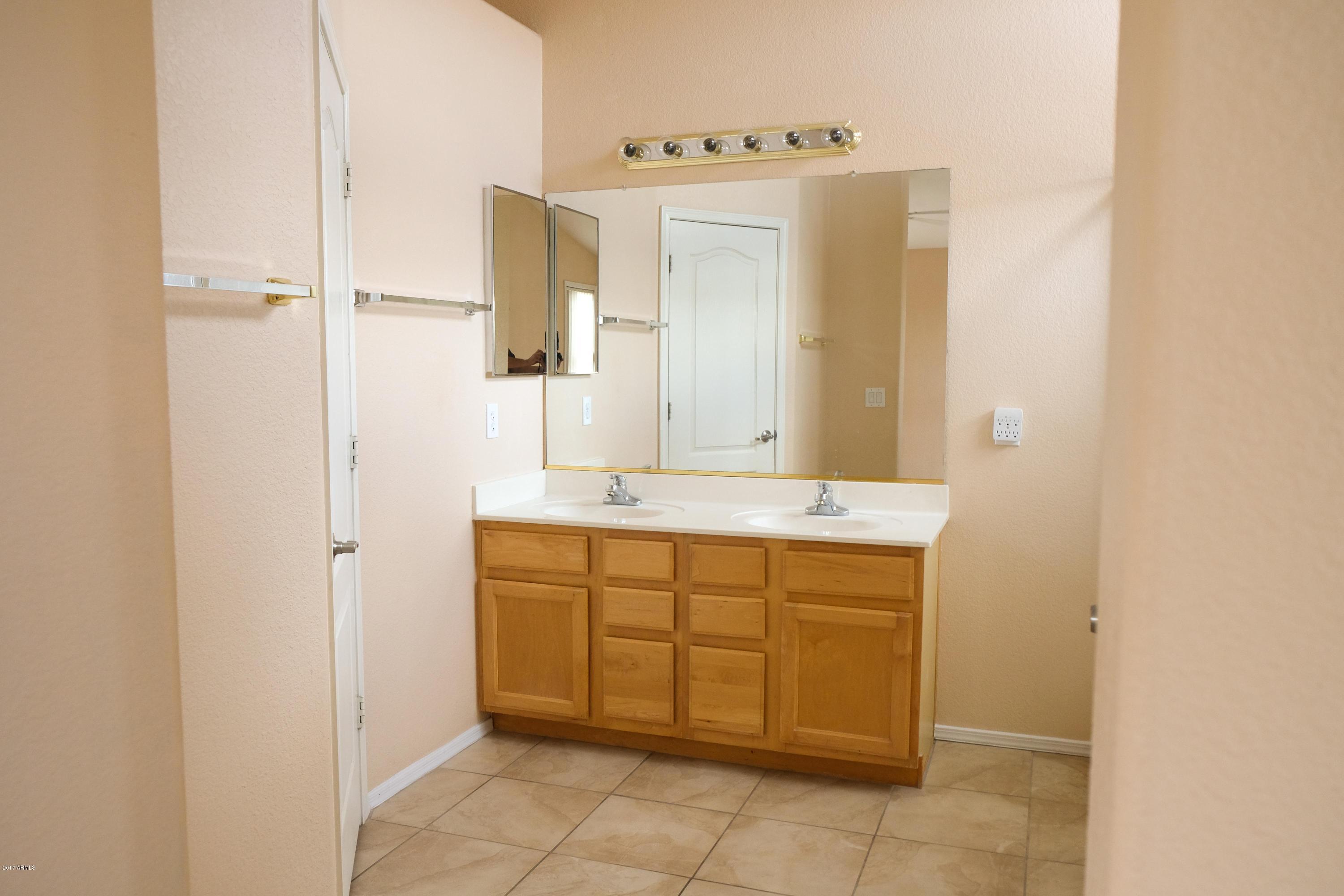 2032 East Willow Wick Road Gilbert, AZ 85296 - Photo 11 of 19 Willow Wick-42