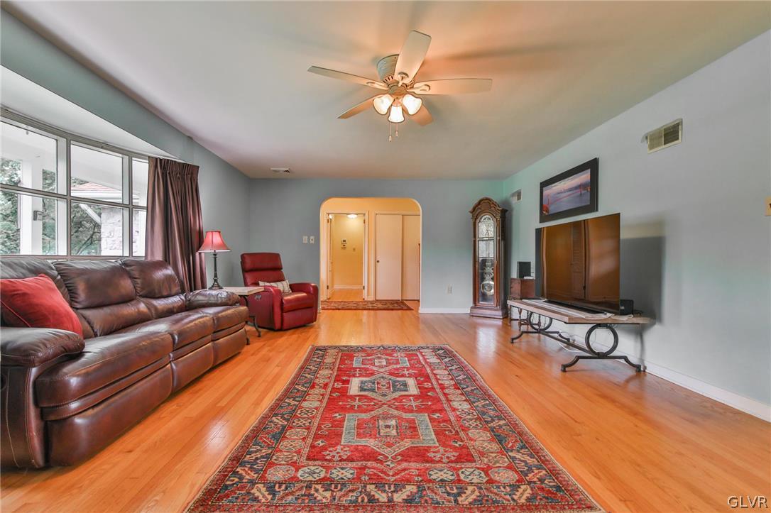 390 Wedgewood Road Bethlehem, PA 18017 - Photo 18 of 48 Gallery Image 18