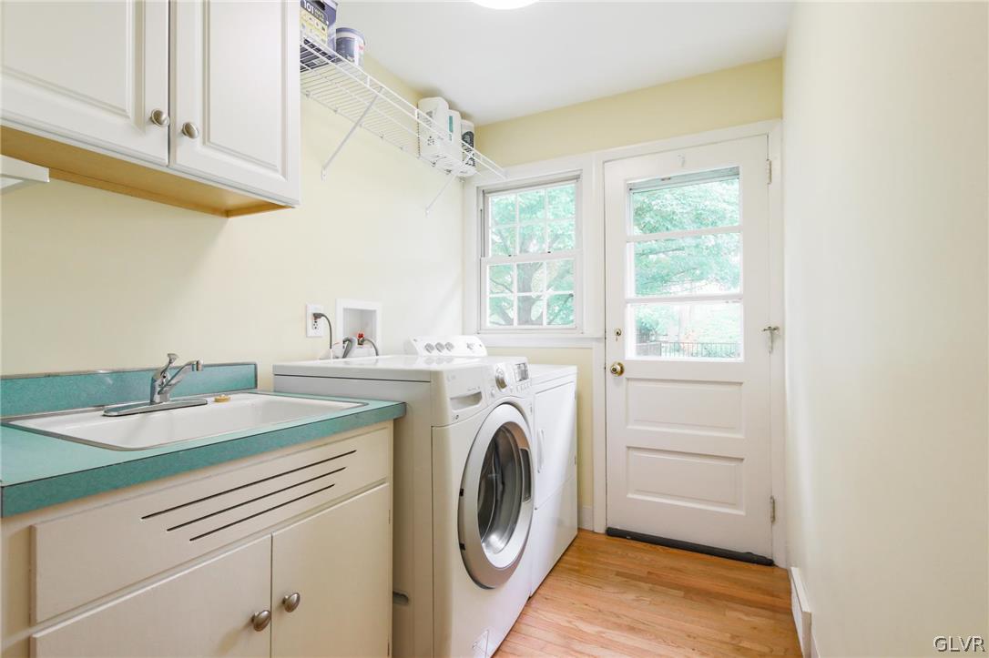 390 Wedgewood Road Bethlehem, PA 18017 - Photo 36 of 48 1st Floor Laundry