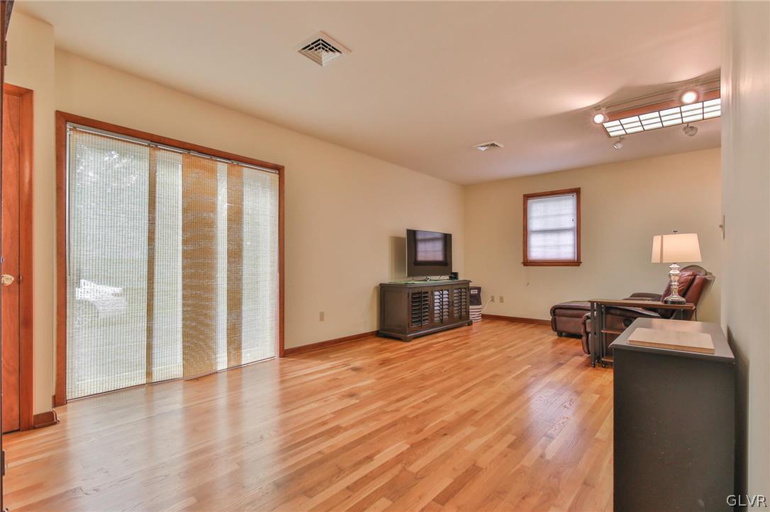 390 Wedgewood Road Bethlehem, PA 18017 - Photo 39 of 48 In-Law Suite