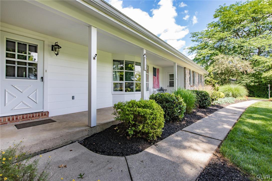 390 Wedgewood Road Bethlehem, PA 18017 - Photo 5 of 48 Gallery Image 5