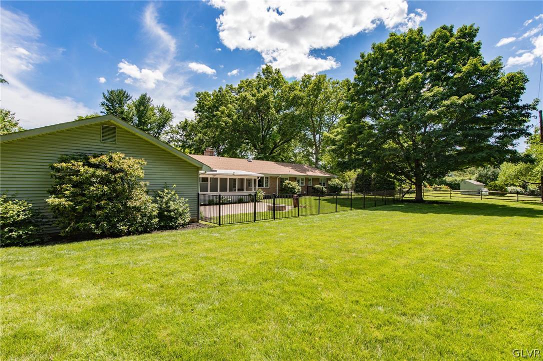 390 Wedgewood Road Bethlehem, PA 18017 - Photo 8 of 48 Gallery Image 8