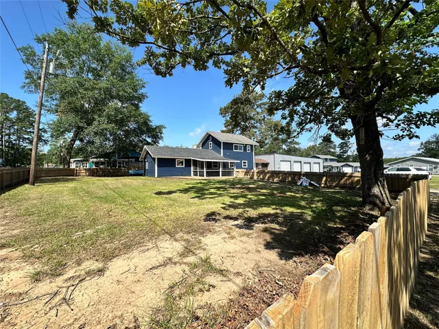 $379,000 | 195 Lakeside Drive, Zavalla, TX 75980