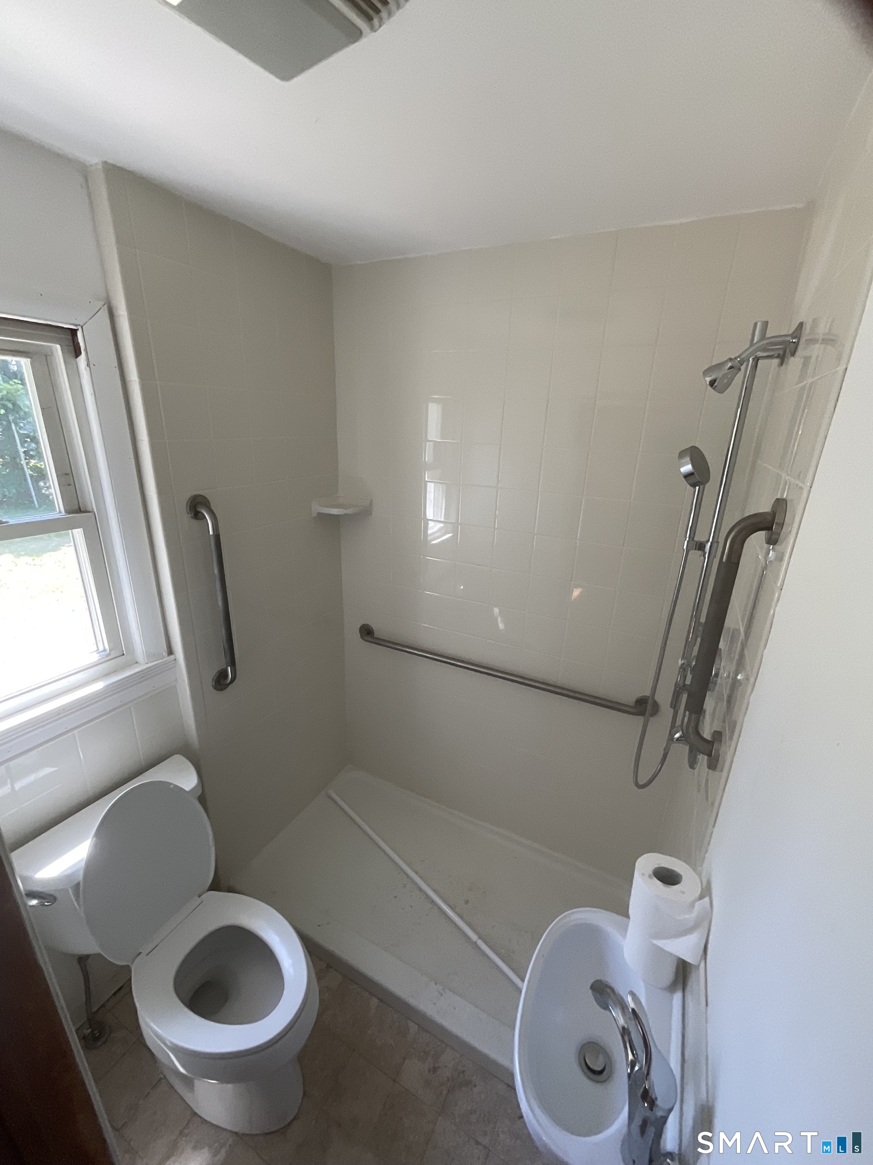 649 Merwin Avenue Milford, CT 06460 - Photo 8 of 20