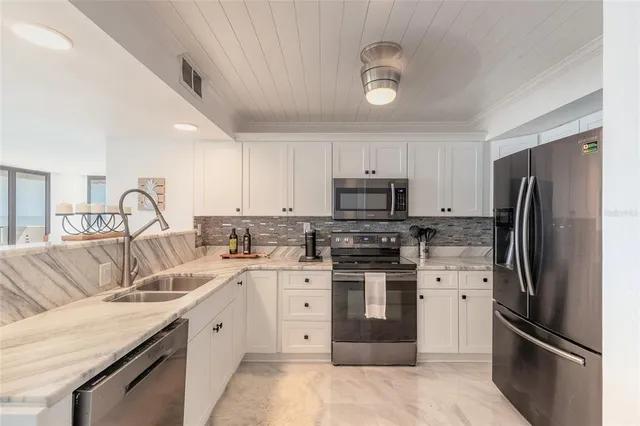 $625,000 | 1420 North Atlantic Avenue, Unit 601, Daytona Beach, FL 32118