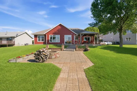 $625,000 | 4631 141st Avenue Northeast, Spicer, MN 56288