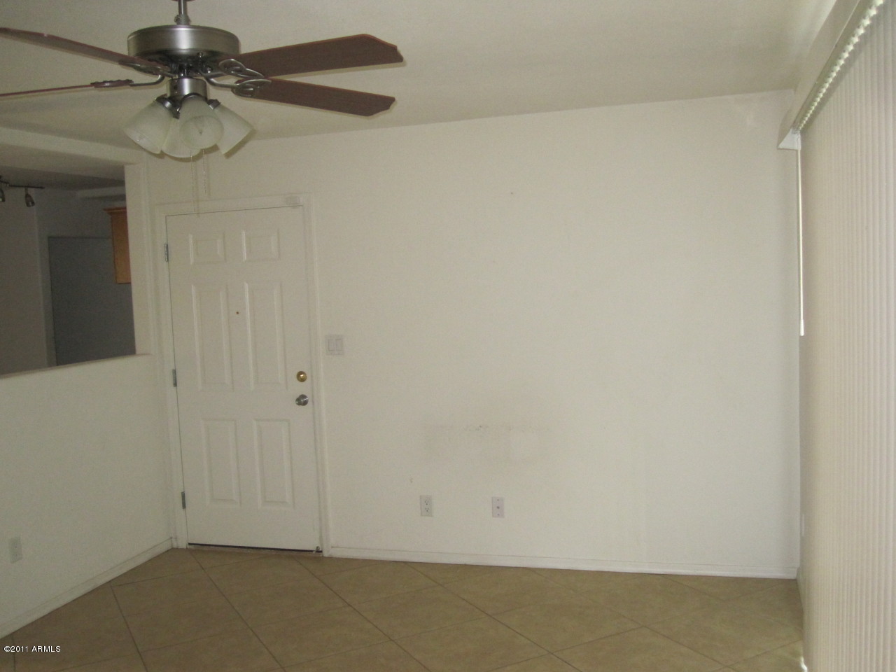 2121 West Royal Palm Road, Unit 1016 Phoenix, AZ 85021 - Photo 2 of 10 a view of room