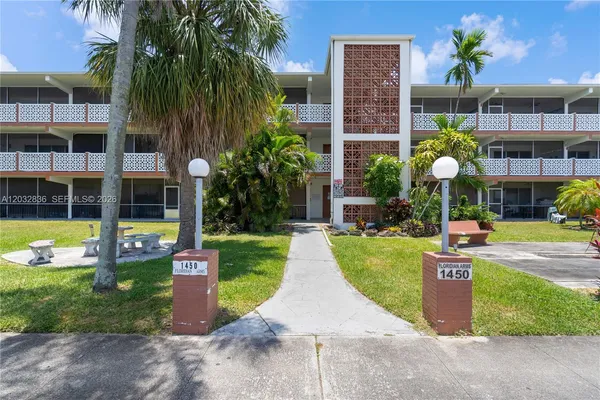$2,150 | 1450 Northeast 170th Street, Unit 106, North Miami Beach, FL 33162