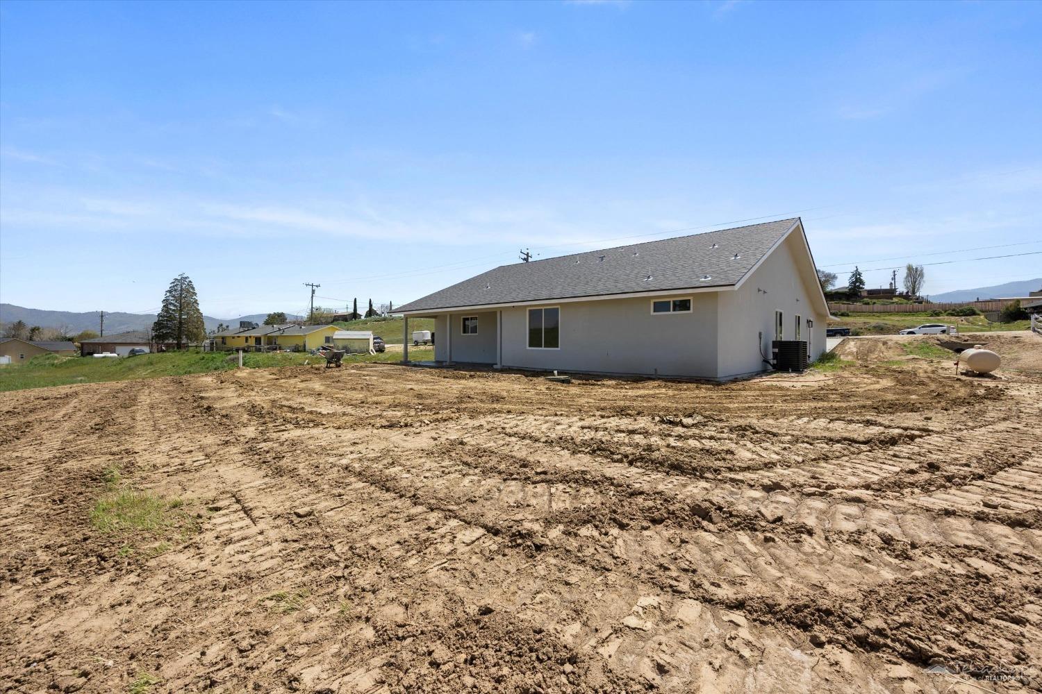 22201 Mariposa Road Tehachapi, CA 93561 - Photo 17 of 18 Gallery Image 17