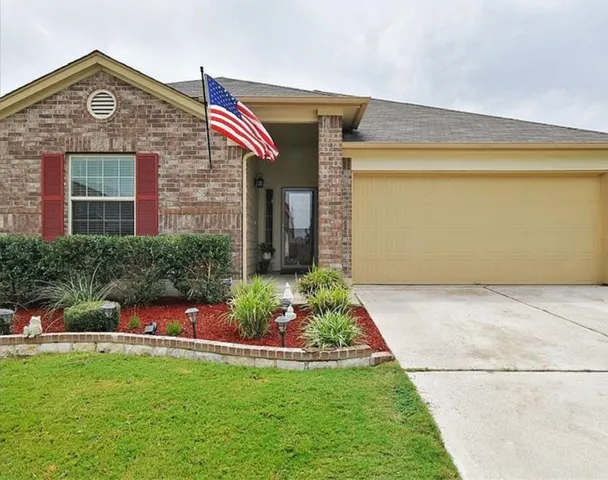 $2,350 | 372 Still Hollow Creek, Buda, TX 78610