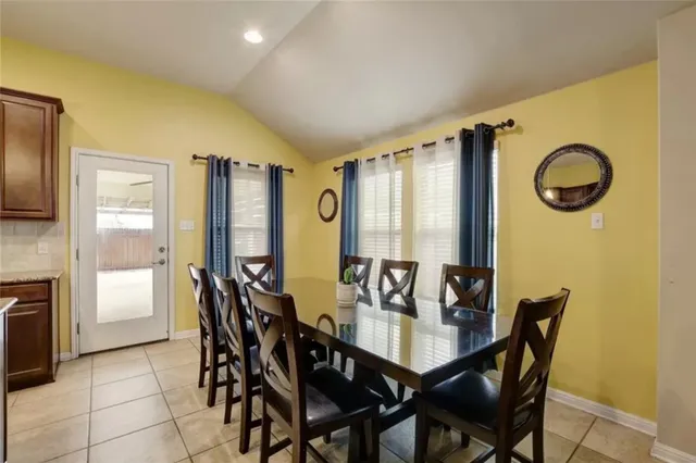 $2,350 | 372 Still Hollow Creek, Buda, TX 78610