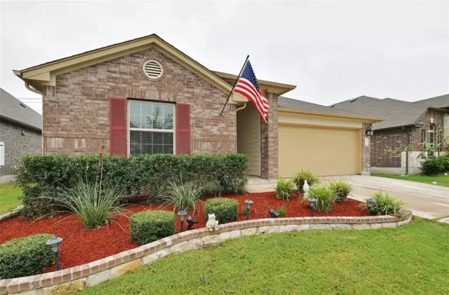 $2,350 | 372 Still Hollow Creek, Buda, TX 78610