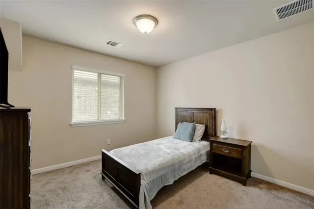 $2,350 | 372 Still Hollow Creek, Buda, TX 78610