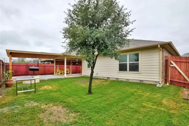 $2,350 | 372 Still Hollow Creek, Buda, TX 78610