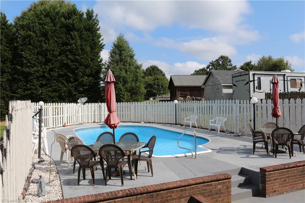 1544 Hartman Road Lexington, NC 27295 - Photo 14 of 19 Gallery Image 14