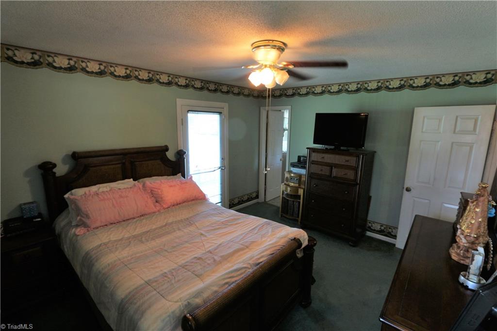 1544 Hartman Road Lexington, NC 27295 - Photo 7 of 19 Gallery Image 7