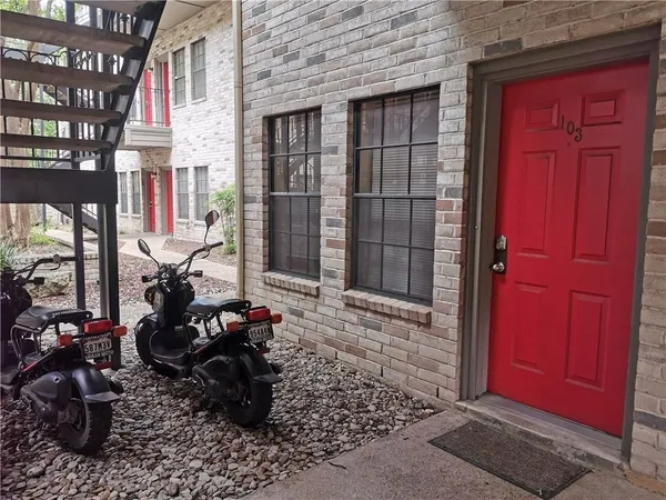 $1,500 | 2216 San Gabriel Street, Unit 101, Austin, TX 78705