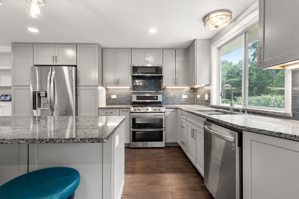 30 Prouty Road Burlington, MA 01803 - Photo 4 of 39 Gallery Image 4