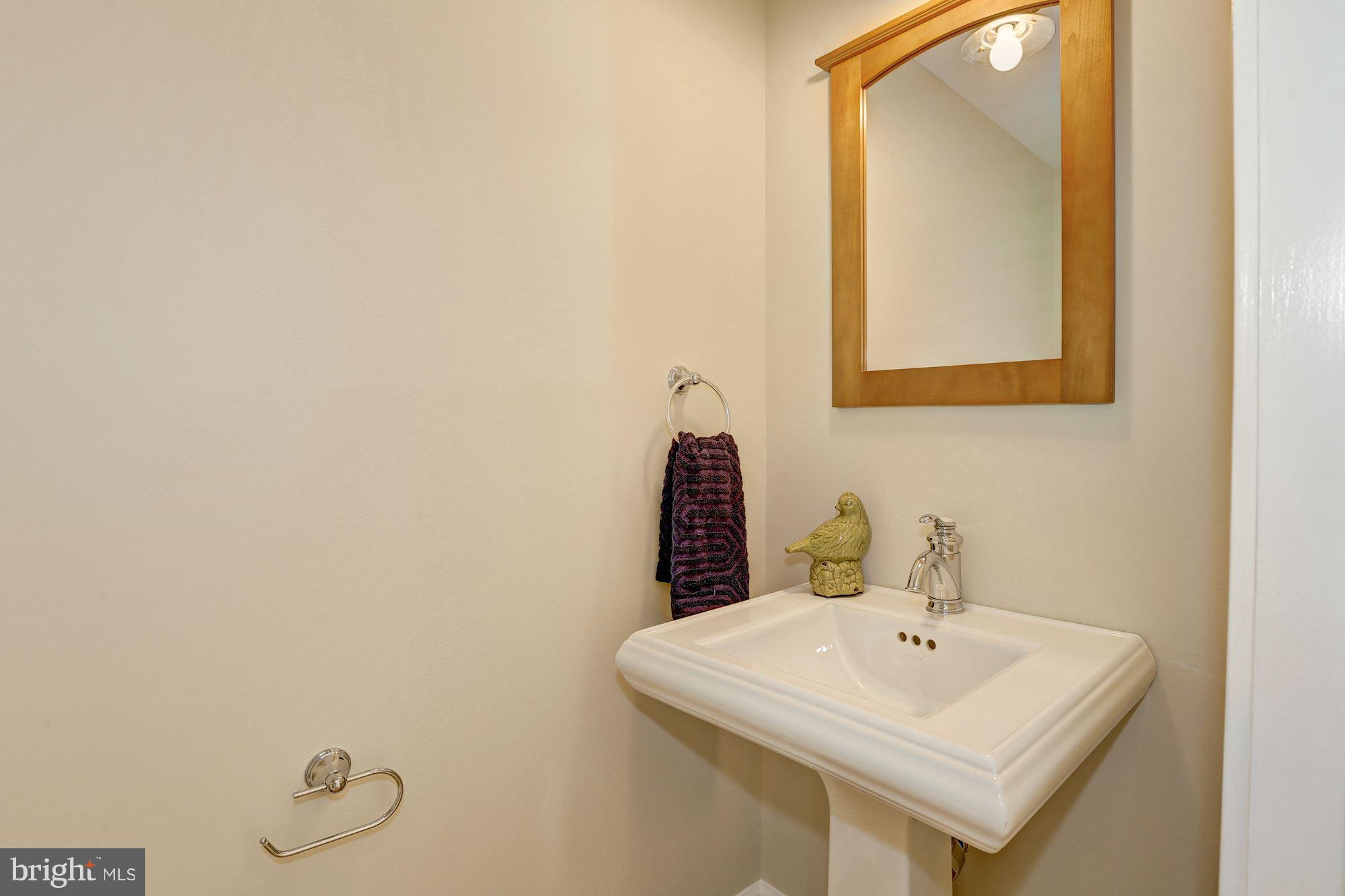 9805 Hollow Glen Place Silver Spring, MD 20910 - Photo 14 of 27 Main Level - Powder Room