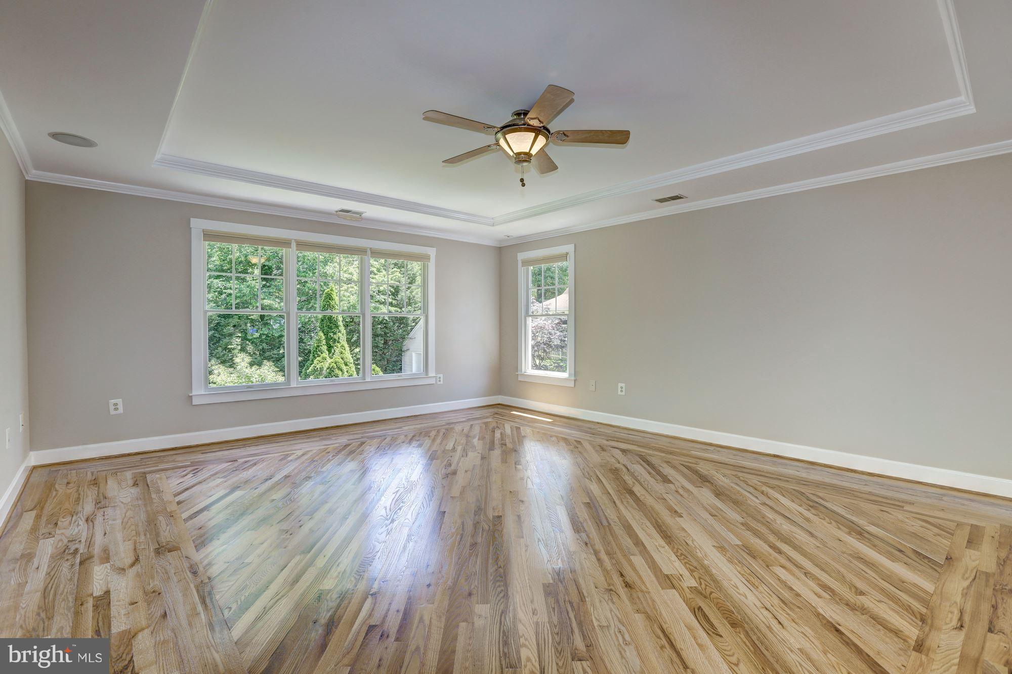 9805 Hollow Glen Place Silver Spring, MD 20910 - Photo 16 of 27 Upper Level - Master Bedroom