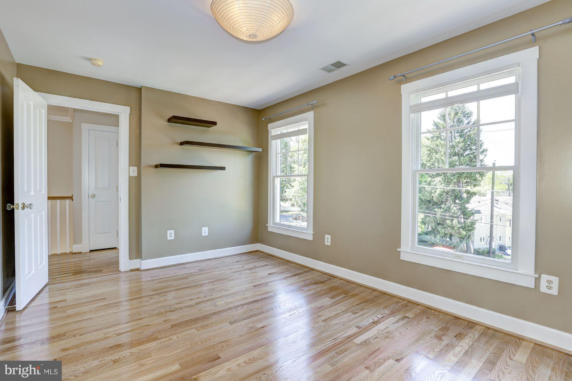 9805 Hollow Glen Place Silver Spring, MD 20910 - Photo 23 of 27 Upper Level - Bedroom #3