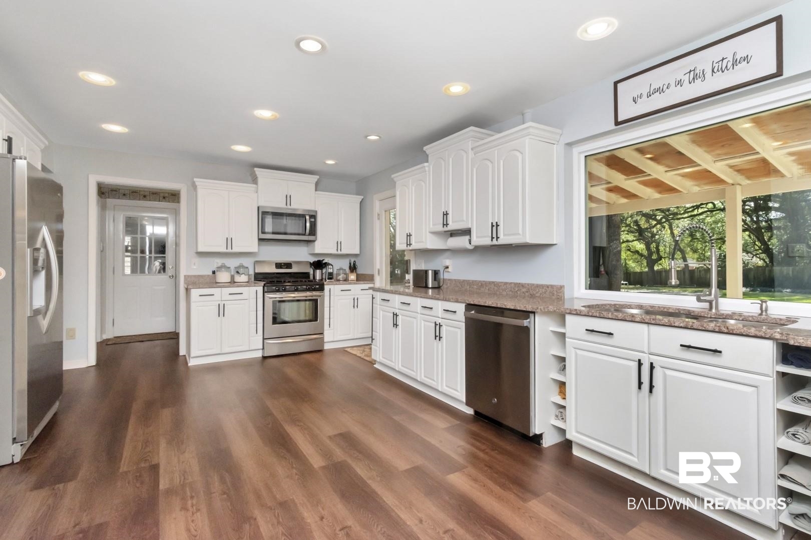 1508 Oak Cliff Court Mobile, AL 36609 - Photo 14 of 49