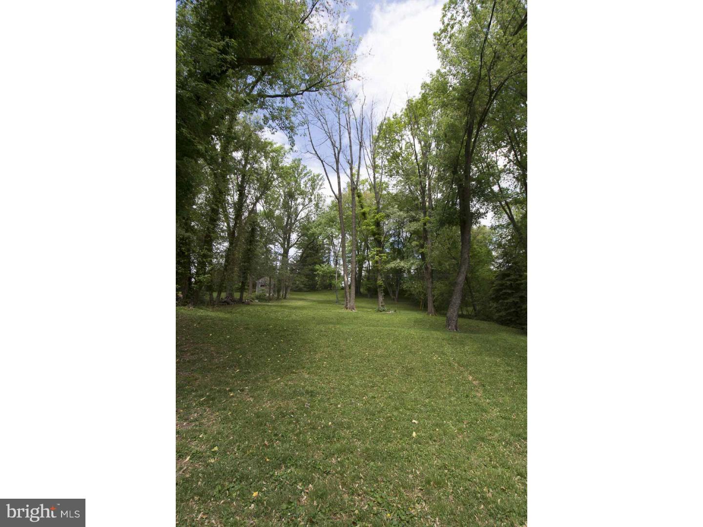 169 Mansion Road Newtown Square, PA 19073 - Photo 17 of 19 Exterior Back