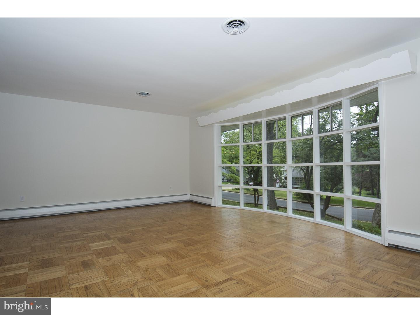 169 Mansion Road Newtown Square, PA 19073 - Photo 4 of 19 Living Room