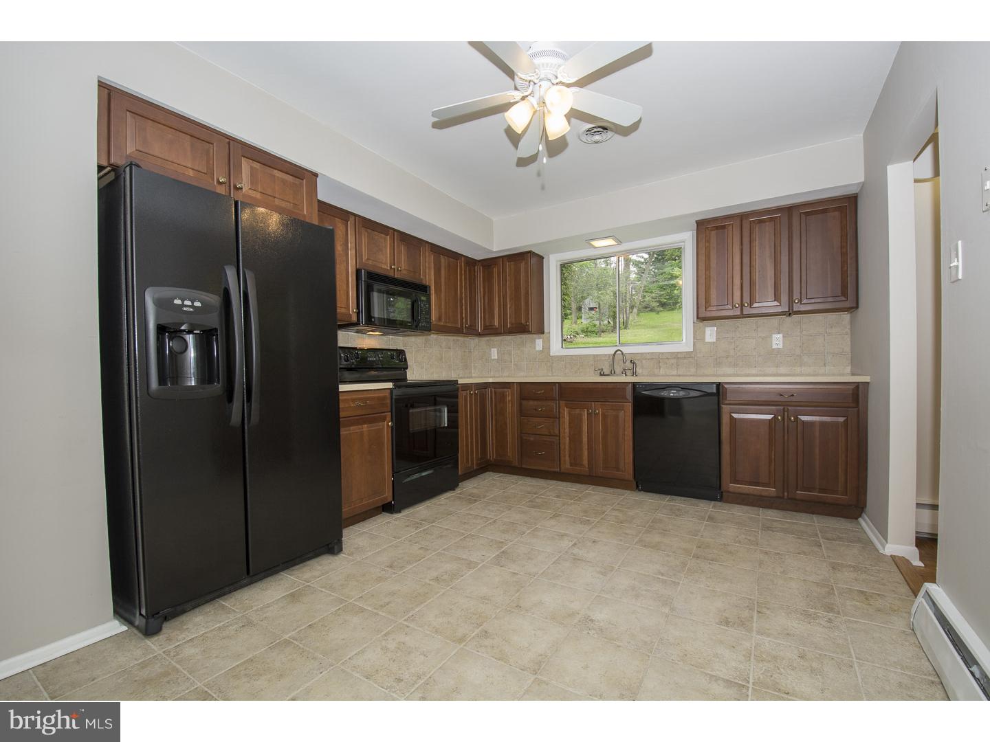 169 Mansion Road Newtown Square, PA 19073 - Photo 7 of 19 Kitchen